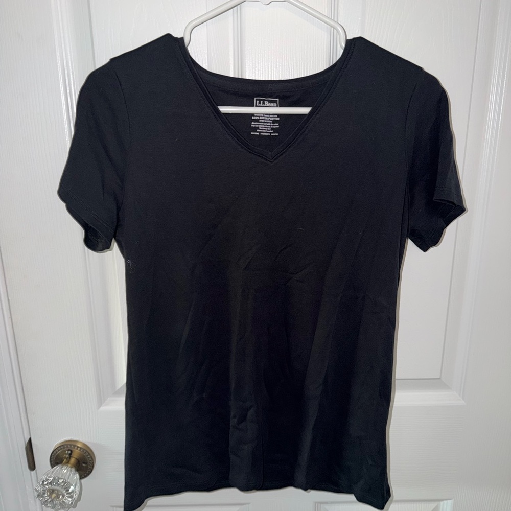 L.L. Bean Women's Short Sleeve V-Neck Tee - Black - NWOT size medium